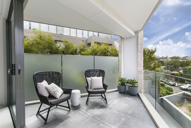 Balkon-sedenie-2-X.jpg