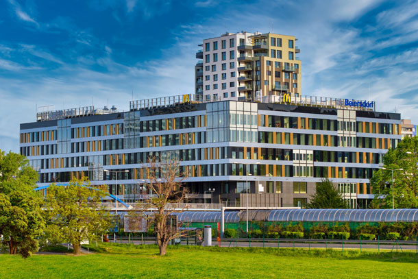 Corwin-Einpark-1-X.jpg